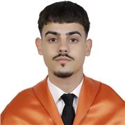 Estudiante de Economía que se gradúa este año con ganas de comenzar a dar clase.